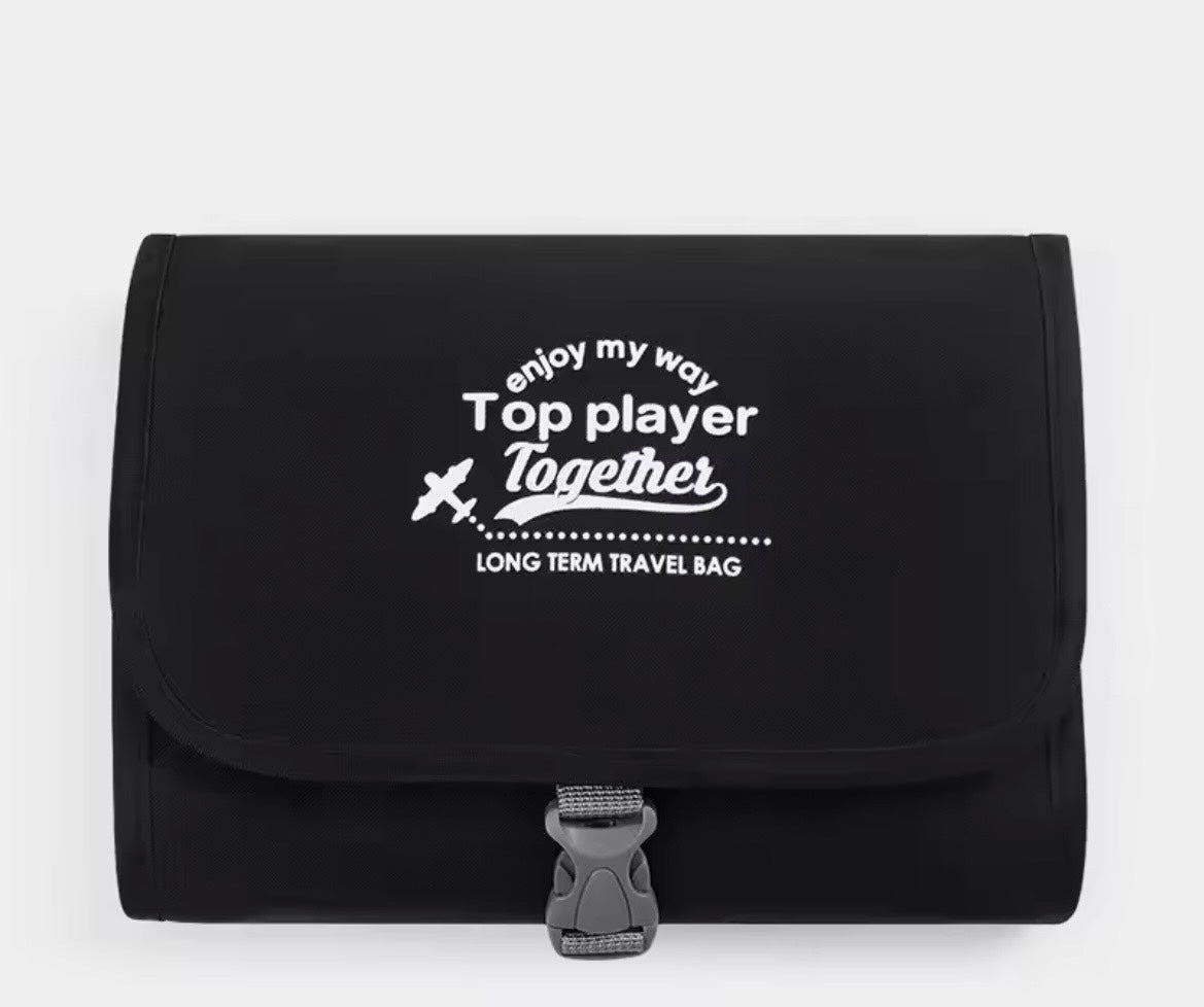 TROUSSE DE TOILETTE SUSPENDUE