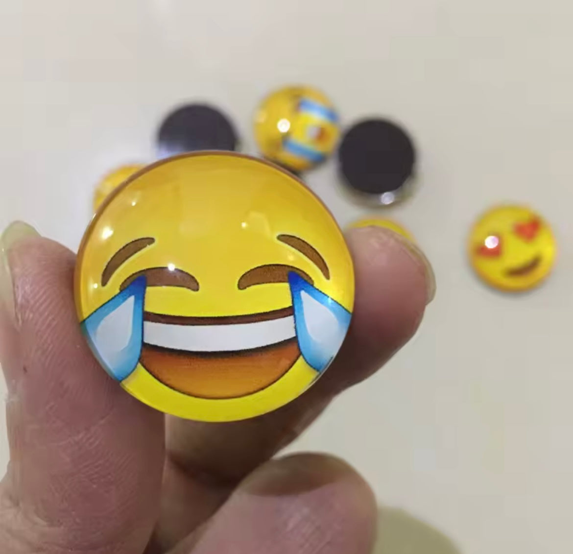 LOT DE 6 MAGNETS FRIGO SMILEY 😊
