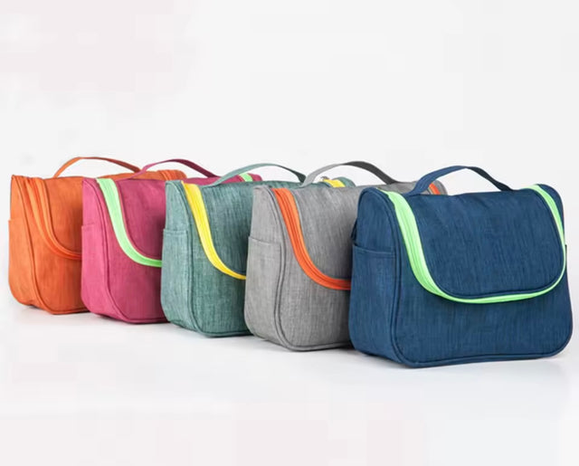 TROUSSE DE TOILETTE COLOREE