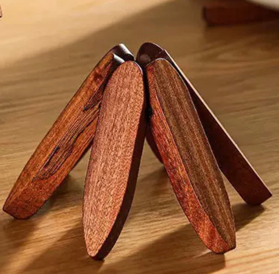 DESSOUS DE PLAT DESIGN EN BOIS