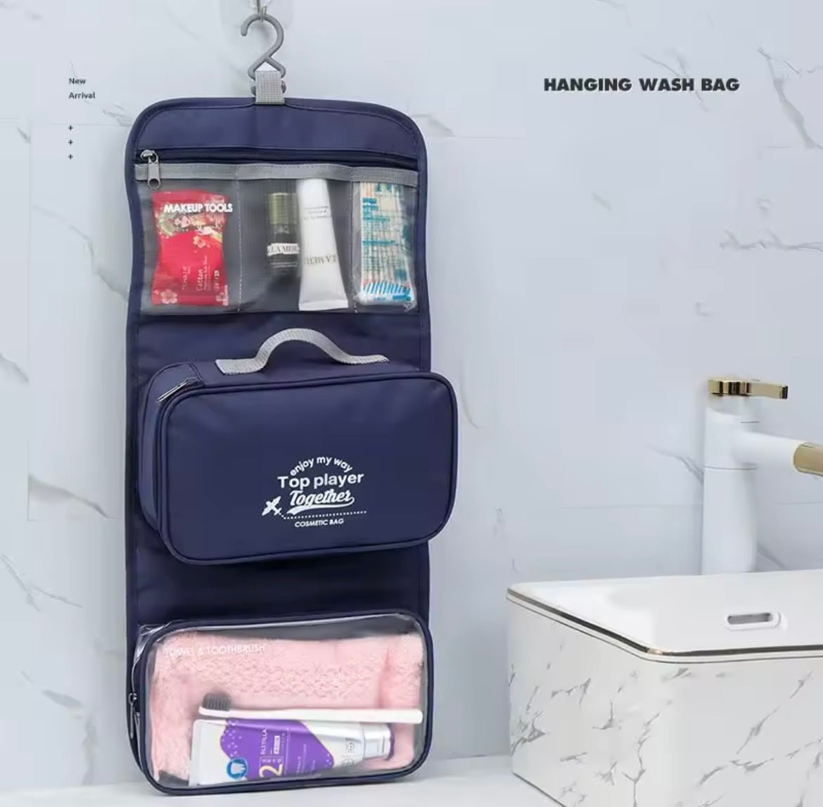 TROUSSE DE TOILETTE SUSPENDUE