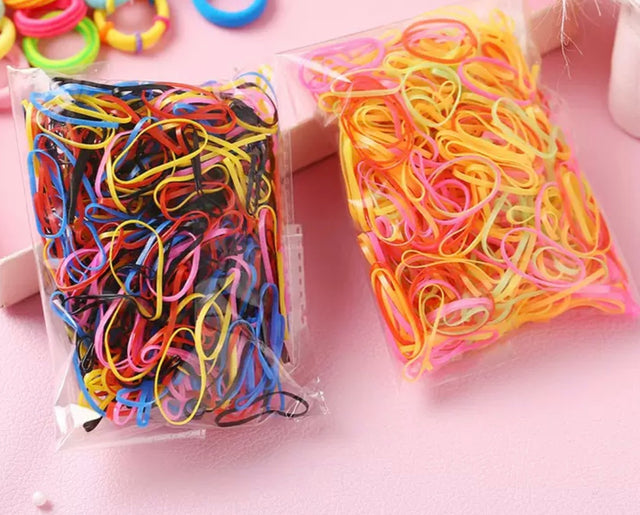 LOT D’ACCESSOIRES POUR CHEVEUX