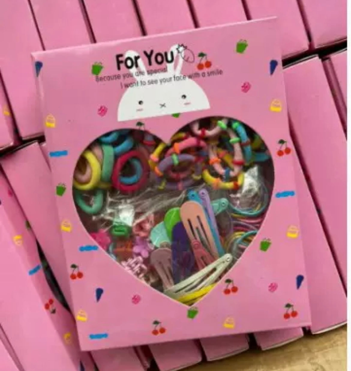 LOT D’ACCESSOIRES POUR CHEVEUX