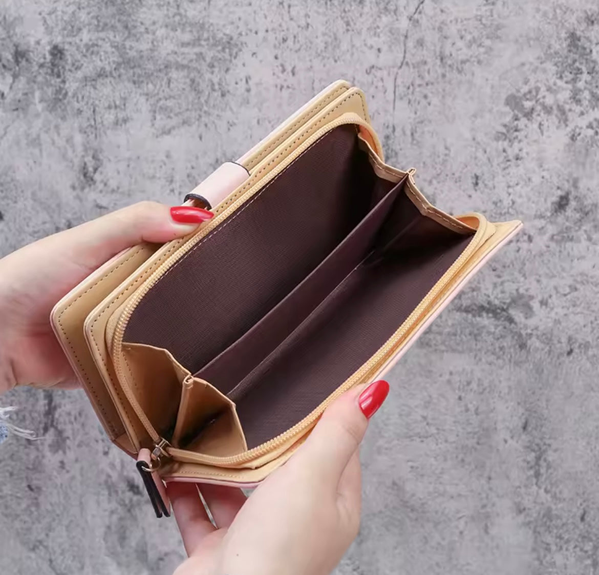 PORTEFEUILLE CHIC & FONCTIONNEL